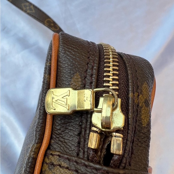 Louis Vuitton Danube Monogram Bag - Picture 7 of 13